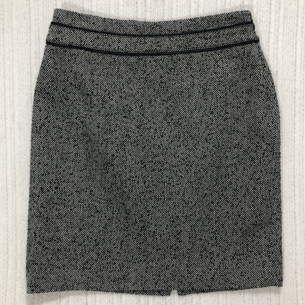 White House Black Market Herringbone Pencil Skirt Black White Size 4 RN 111459